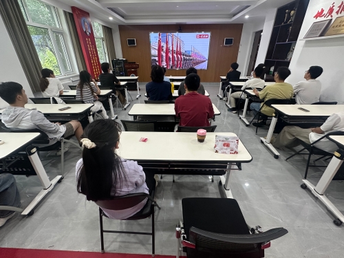 12f7326281f74b1042e645da724994a